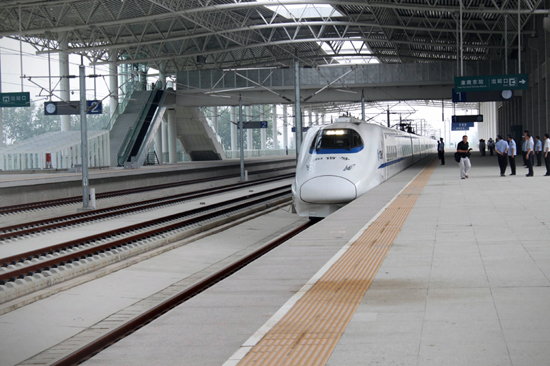 ���϶�վ��������